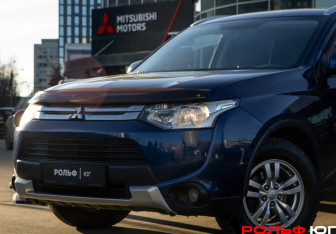 Подержанный автомобиль Mitsubishi Outlander 2014 года (18 фото)