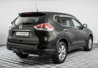 Подержанный автомобиль Nissan X-Trail 2015 года (5 фото)