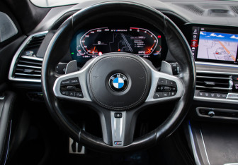 Подержанный автомобиль BMW X7 2020 года (30 фото)
