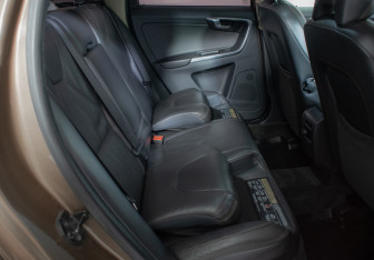 Подержанный автомобиль Volvo XC60 2012 года (11 фото)