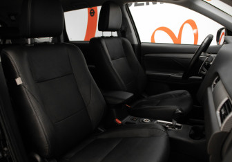Подержанный автомобиль Mitsubishi Outlander 2014 года (32 фото)
