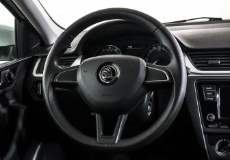 Подержанный автомобиль Skoda Rapid Liftback 2019 года (10 фото)