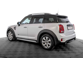 Подержанный автомобиль MINI Countryman 2018 года (7 фото)