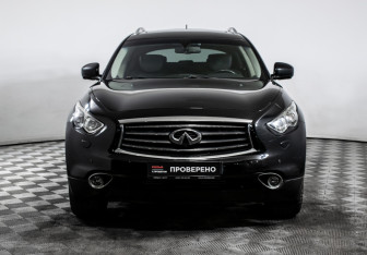 Подержанный автомобиль Infiniti QX70 2013 года (2 фото)