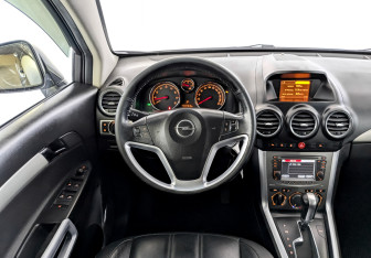 Подержанный автомобиль Opel Antara 2013 года (22 фото)