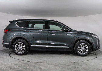 Подержанный автомобиль Hyundai Santa Fe 2019 года (4 фото)