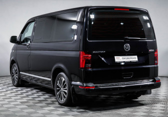 Подержанный автомобиль Volkswagen Multivan 2020 года (7 фото)