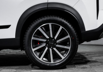 Подержанный автомобиль Jaecoo J7 2023 года (15 фото)