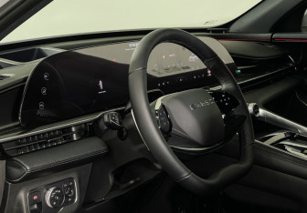 Подержанный автомобиль Exeed RX 2025 года (13 фото)