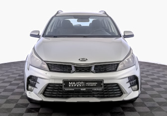 Подержанный автомобиль Kia Rio Hatchback 2021 года (2 фото)