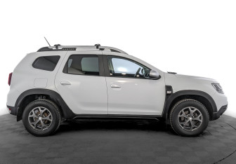 Подержанный автомобиль Renault Duster 2021 года (4 фото)