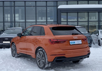 Подержанный автомобиль Audi Q3 2020 года (8 фото)