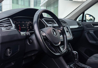 Подержанный автомобиль Volkswagen Tiguan 2017 года (13 фото)