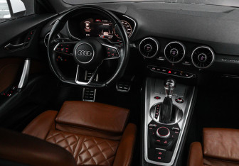 Подержанный автомобиль Audi TT Coupe 2015 года (13 фото)