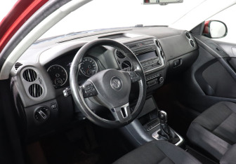 Подержанный автомобиль Volkswagen Tiguan 2012 года (9 фото)