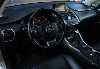 Подержанный автомобиль Lexus NX 2015 года (13 фото)
