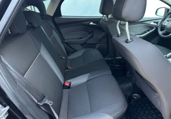 Подержанный автомобиль Ford Focus Hatchback 2013 года (14 фото)