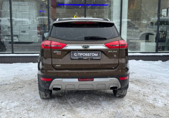 Подержанный автомобиль Geely Atlas 2018 года (7 фото)