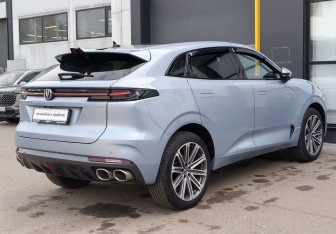 Подержанный автомобиль Changan UNI-K 2023 года (5 фото)