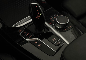 Подержанный автомобиль BMW X3 2020 года (18 фото)