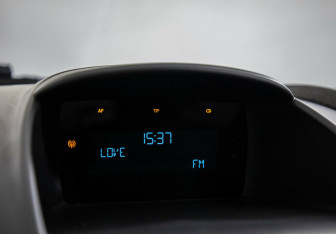 Подержанный автомобиль Ford Fiesta Hatchback 2017 года (11 фото)