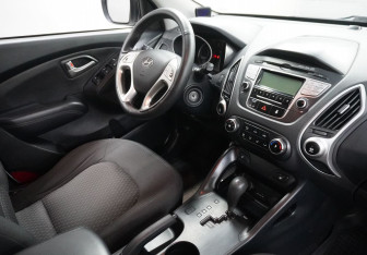 Подержанный автомобиль Hyundai ix35 2011 года (11 фото)