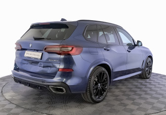 Подержанный автомобиль BMW X5 2021 года (5 фото)