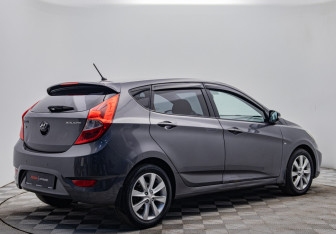Подержанный автомобиль Hyundai Solaris Hatchback 2012 года (5 фото)