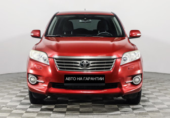 Подержанный автомобиль Toyota RAV4 2010 года (2 фото)