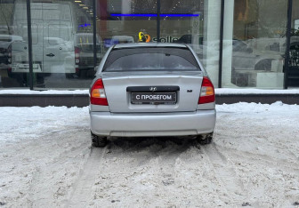Подержанный автомобиль Hyundai Accent Sedan 2005 года (7 фото)