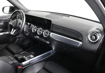 Подержанный автомобиль Mercedes-Benz GLB 2020 года (10 фото)