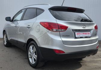 Подержанный автомобиль Hyundai ix35 2012 года (7 фото)