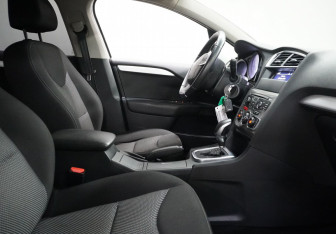 Подержанный автомобиль Citroen C4 Sedan 2016 года (11 фото)