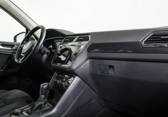 Подержанный автомобиль Volkswagen Tiguan 2018 года (9 фото)