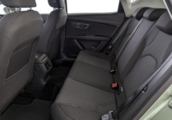 Подержанный автомобиль SEAT Leon Hatchback 2013 года (18 фото)
