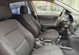 Подержанный автомобиль Hyundai i30 Hatchback 2010 года (10 фото)