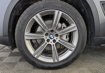 Подержанный автомобиль BMW X5 2021 года (12 фото)