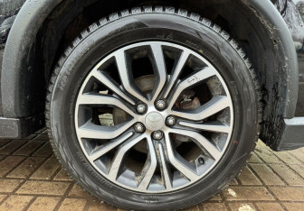 Подержанный автомобиль Mitsubishi Outlander 2018 года (14 фото)