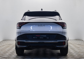 Подержанный автомобиль Kia Sportage 2025 года (4 фото)