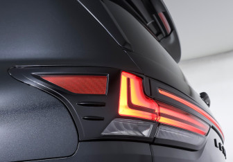 Подержанный автомобиль Lexus LX 2025 года (25 фото)