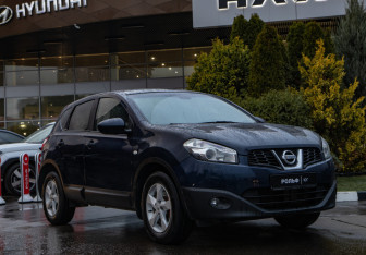 Подержанный автомобиль Nissan Qashqai 2012 года (2 фото)