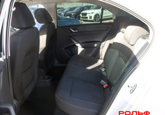Подержанный автомобиль Skoda Rapid Liftback 2016 года (8 фото)