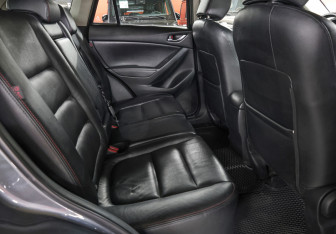 Подержанный автомобиль Mazda CX-5 2012 года (12 фото)