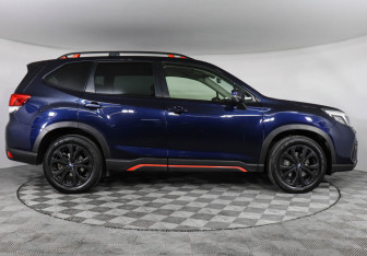 Подержанный автомобиль Subaru Forester Suv 2020 года (4 фото)