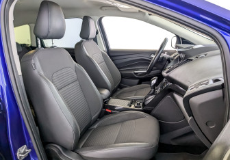Подержанный автомобиль Ford Kuga 2017 года (23 фото)