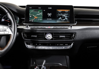 Подержанный автомобиль Kia K900 2019 года (14 фото)