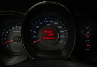 Подержанный автомобиль Kia Rio Sedan 2013 года (12 фото)