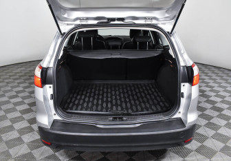 Подержанный автомобиль Ford Focus Wagon 2012 года (16 фото)