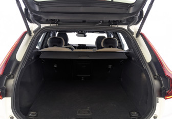 Новый Volvo XC60 2025 (8 фото)
