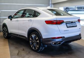 Подержанный автомобиль Geely Tugella 2022 года (6 фото)